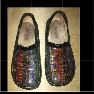 Algeria Shoes DEB-309 size 38 color is blue mural.